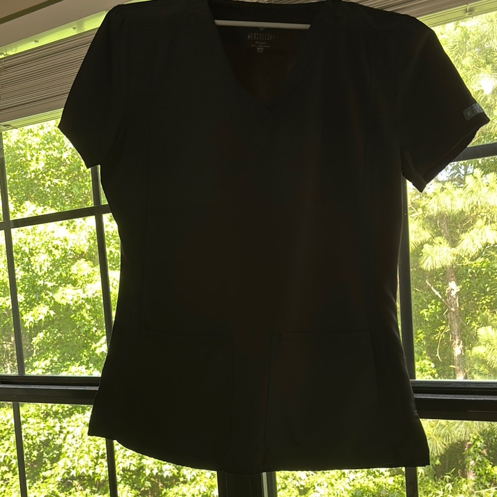 MedCouture Women's Black Scrub Top (insight)